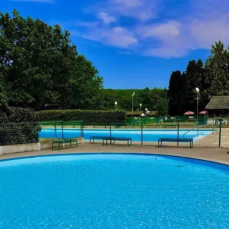 5 Personnes Avec Piscine *